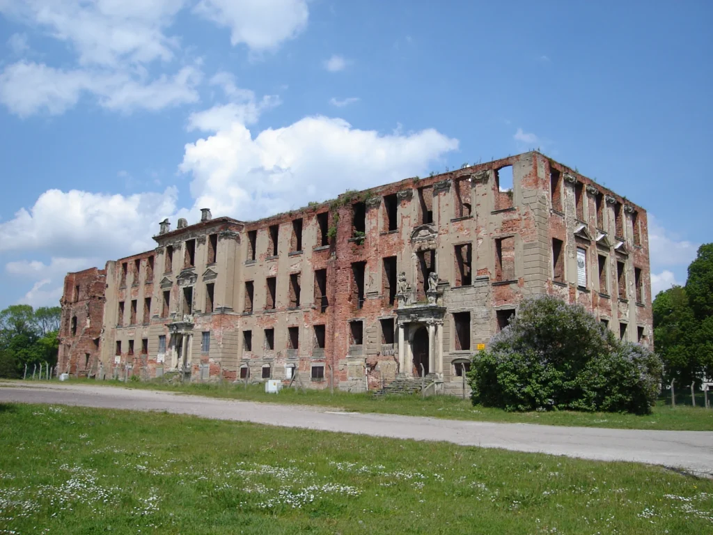 Senioren-WG-in-Muenchen-Munchen-Munich-Wir-bauen-uns-ein-Schloss-Zerbst_Schlossruine