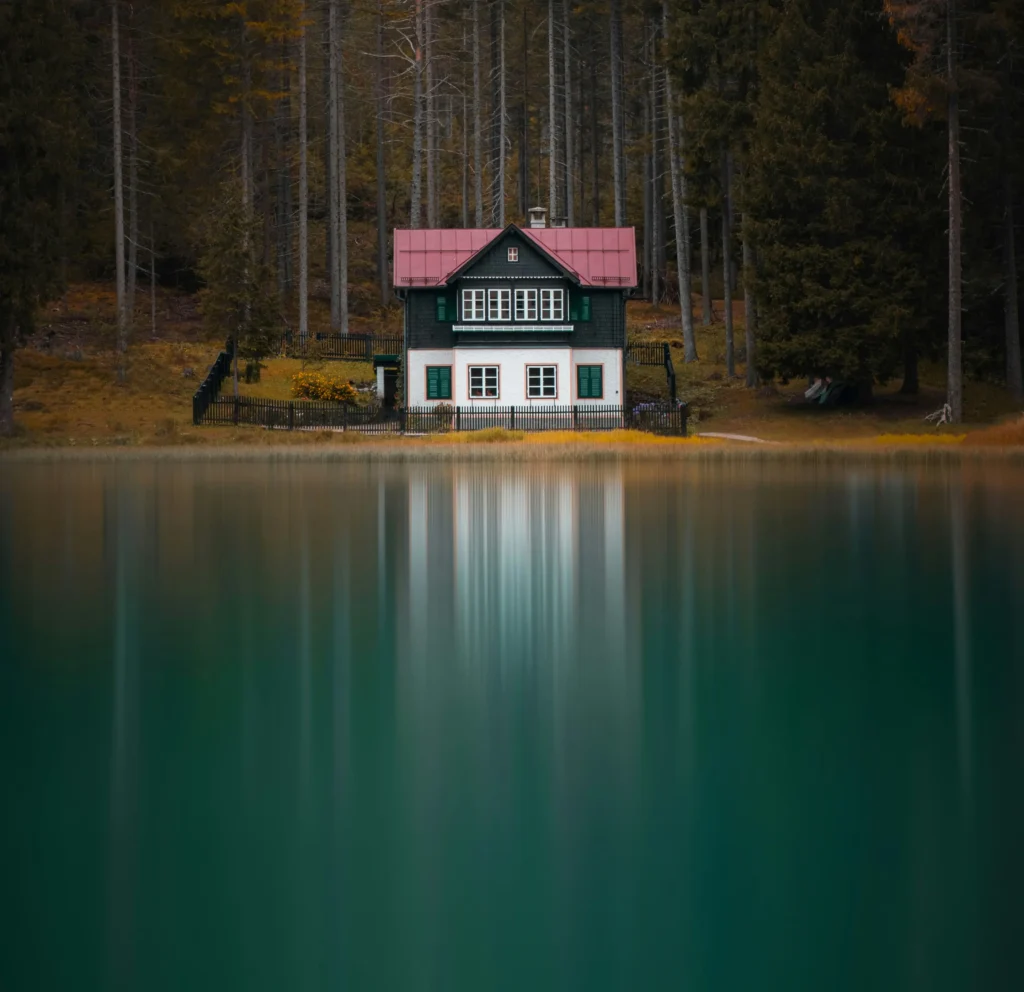 ein-haus-am-gruenen-see-am-wald-vielleicht-in-brandenburg-berlin-oder-sonst-wo